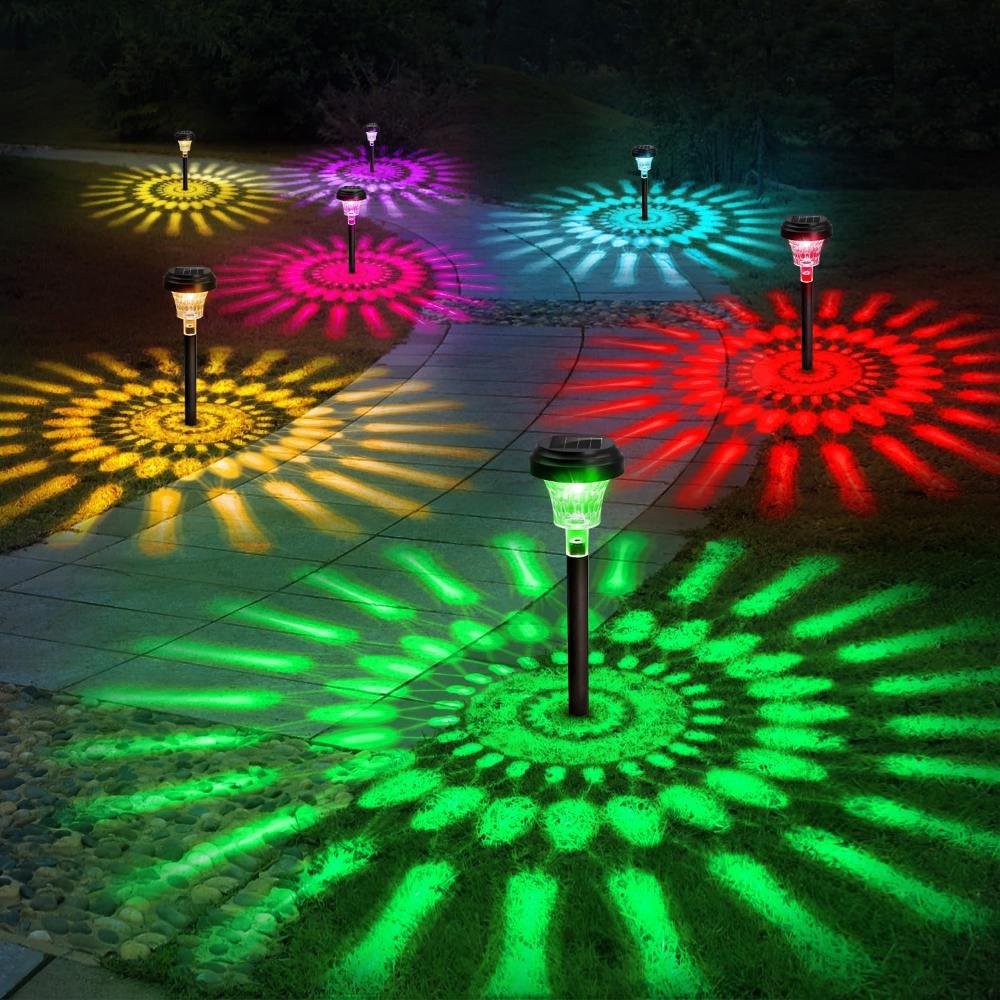 4. Luces solares RGB con patrón proyectado, color en tu jardín